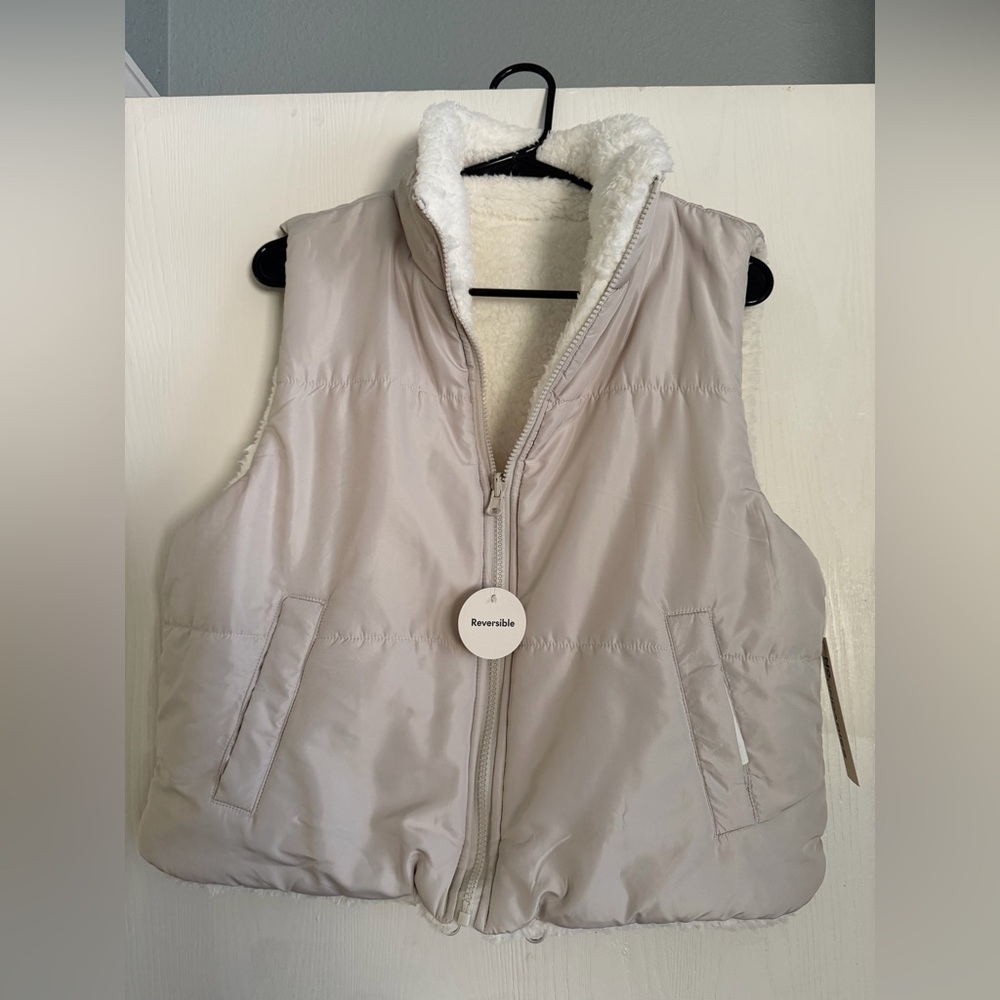 No Boundaries Reversible Beige Puffer Vest NWT